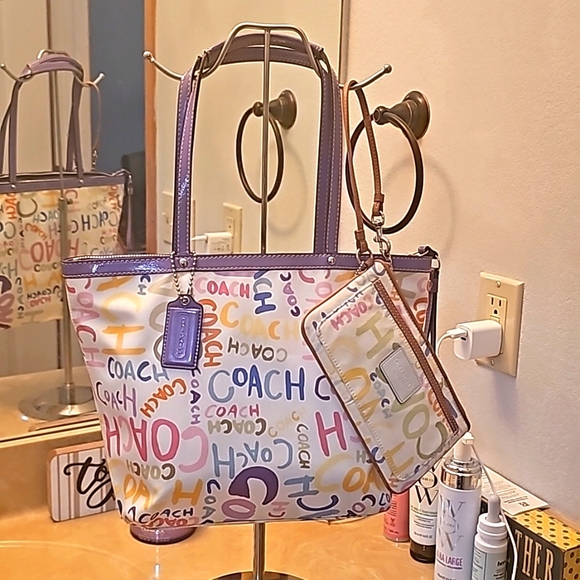 COACH SET "GRAFFITI" BAG/CLUTCH - Picture 3 of 9